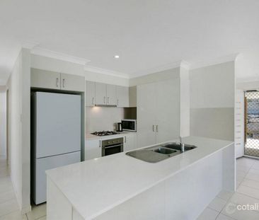 Modern and Spacious Duplex in a Convenient Location - Photo 4