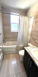 5½ ENTIEREMENT REFAIT-5 MNTS MT ROYAL ET UNIVERSITÉS- 3 CAC - Photo 3