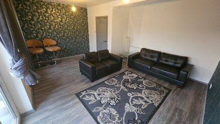 3 bedroom terraced house to rent - Photo 3