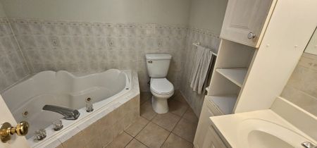 For Lease - 74 argyle Street, Toronto, Ontario - Photo 4