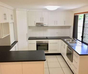 SPACIOUS TOWNHOUSE SET BACK FROM ROAD - Photo 4
