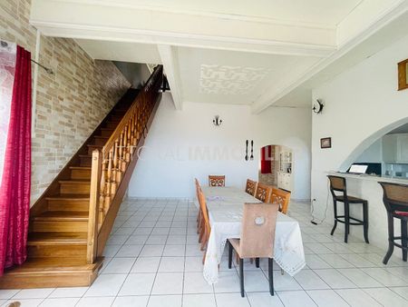 Location Maison 5 pièces 183m² - Photo 2