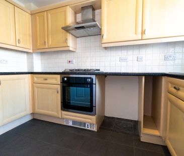 2 bedroom terraced house to rent - Photo 4