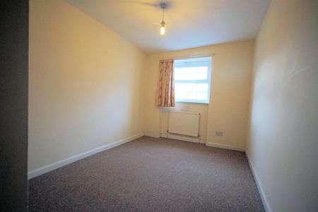 A 2 Bedroom Flat in High Street GL50 1DU - Photo 2