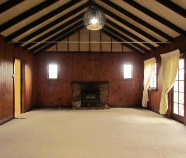 Charming One-Bedroom Cottage in a Prime Sherwood Location - Photo 1