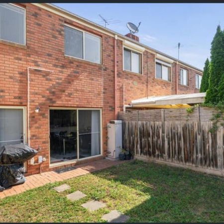 Glen Waverley - Photo 4