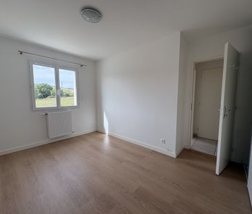 Location Maison 4 pièces 89m² CHAZAY D AZERGUES 69380 - Photo 4