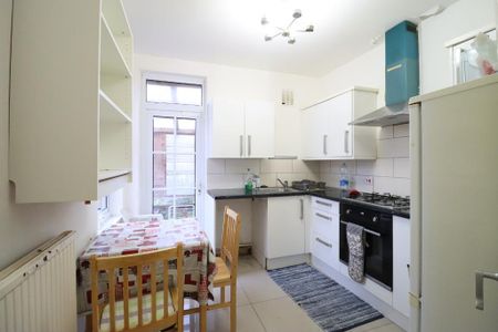 2 bedroom maisonette to rent - Photo 2