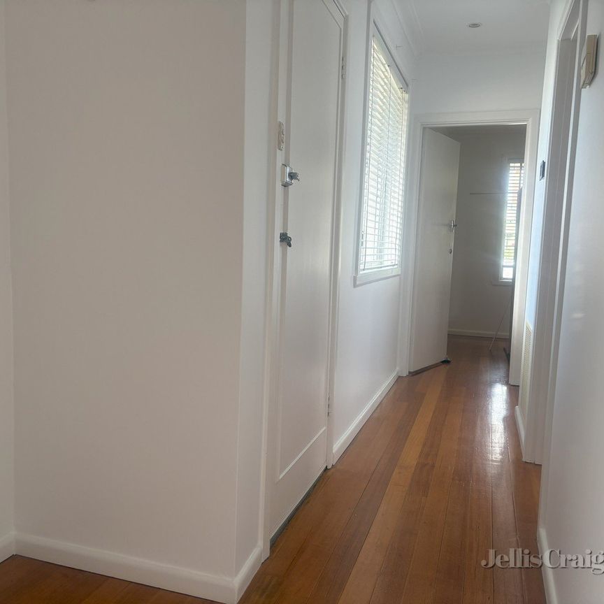 2 Laverton Street, Williamstown - Photo 1