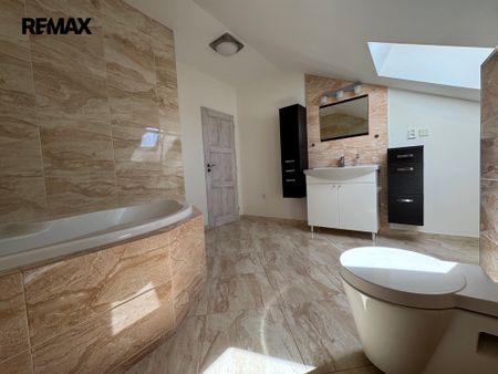 Pronájem bytu - pokoje v osobním vlastnictví 157 m², Světice - Photo 3