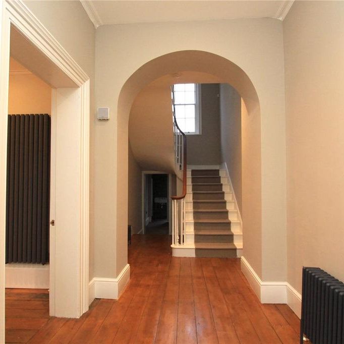 6 bedroom terraced house to rent - Photo 1