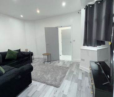 Room in a Shared House, Northumberland Road, HA2 - Photo 6