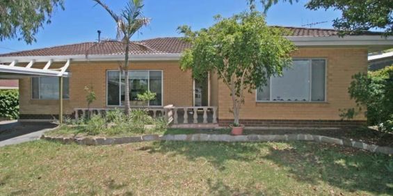 Four bedroom home in popular locale - Photo 3