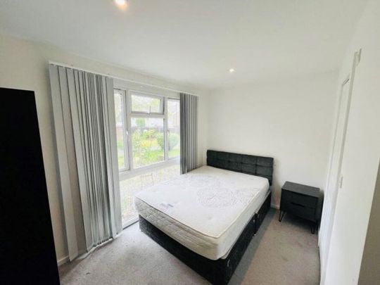 Southgate - Photo 1