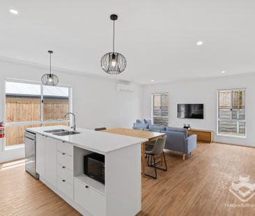 ROOM 3 AVAILABLE – MODERN CO-LIVING HOME WITH UTILITIES INCLUDED - Photo 5