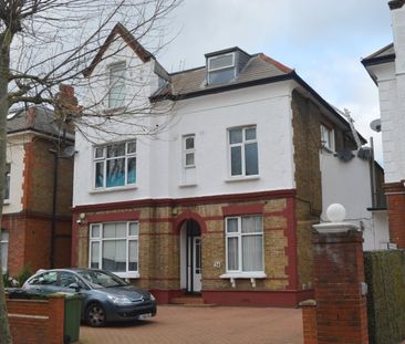 Studio Flat to rent - Woolstone Road, London, SE23 - Photo 4