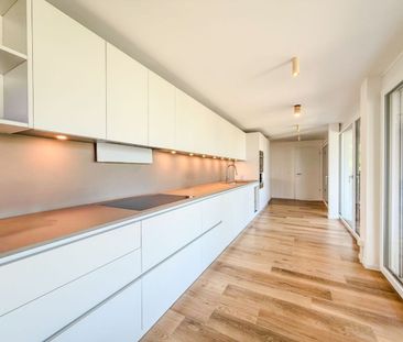 AVEC CLIMATISATION INTEGREE - Grand 4.5 pièces de 130m² PPE - Terra... - Photo 3