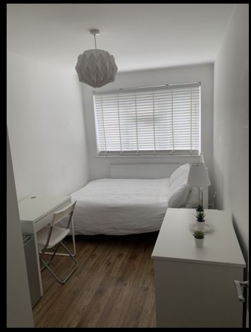 Room in a Shared House, Armitage Road, SE10 - Photo 3