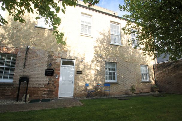 1 bed flat to rent in St. Josephs Field, Annecy Court St. Josephs Field, TA1 - Photo 1