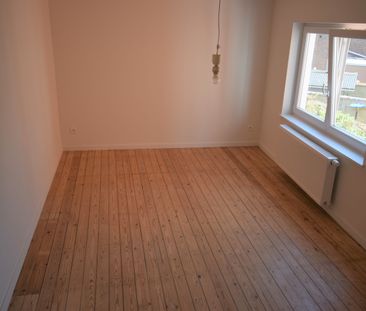 Gerenoveerde woning met tuintje in het centrum! - Photo 2