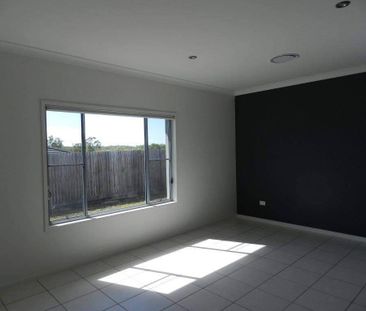 Beautiful Spacious and Well presented - Photo 2