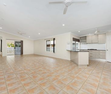 Amazing Location - Spacious Family Home - Photo 2