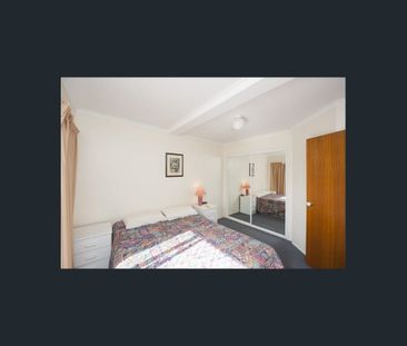 PARTLY FURNISHED 2 BEDROOM UNIT IN GLADSTONE CENTRAL - Photo 5