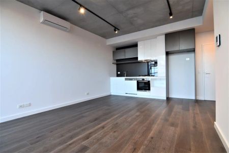 CONTEMPORARY 1 BEDROOM APARTMENT - Photo 3