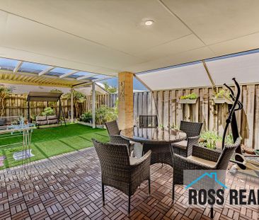 Stunning Home in Ellenbrook - Photo 2