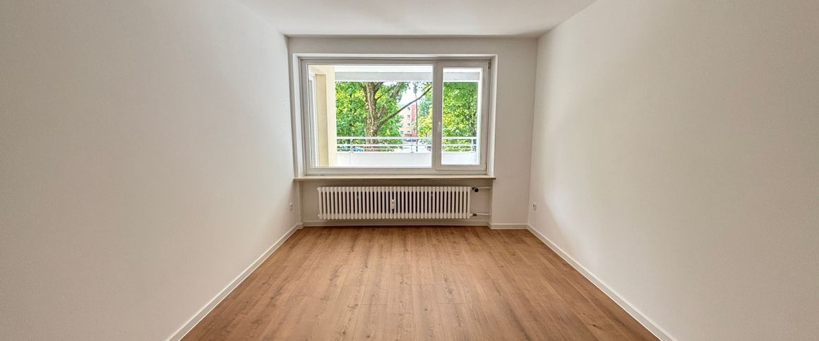Schöne, renovierte 2-Zimmer-Wohnung mit Loggia in Augsburg-Hochzoll Süd nähe Kuhsee zu vermieten - Photo 1