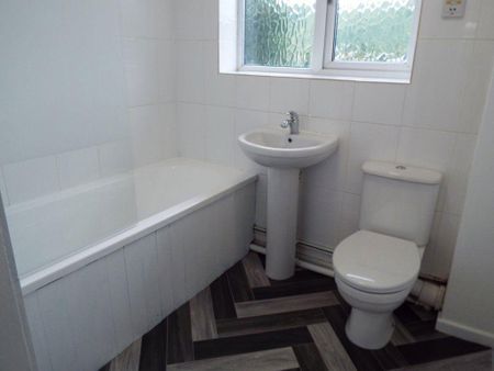 3 bedroom terraced house to rent - Photo 5