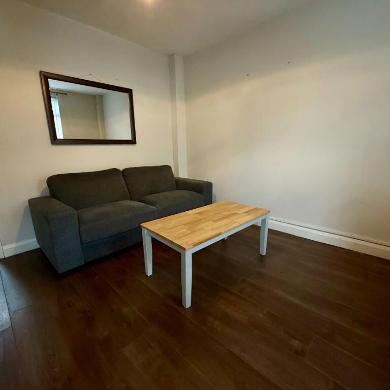 12 Maryville Avenue, Belfast, BT9 7HE - Photo 1