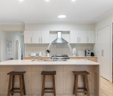 MODERN HOME WITH ALL THE EXTRAS - 2 LIVING AREAS, DUCTED AIRCON & S... - Photo 5