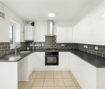 2 bedroom terraced house to rent - Photo 1