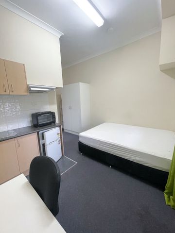 STUDIO APARTMENT - WARATAH - Photo 2