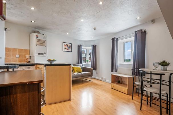 2 bedroom flat to rent - Photo 1