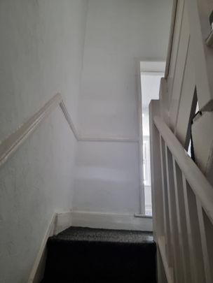 Room in a Shared House, Stock Street, E13 - Photo 1