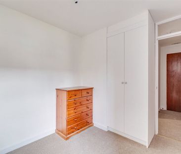 A bright and airy one bedroom ground floor apartment with excellent... - Photo 3