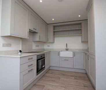 3 bedroom end of terrace house to rent - Photo 5