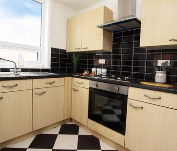 2 bedroom House To Let - Photo 4