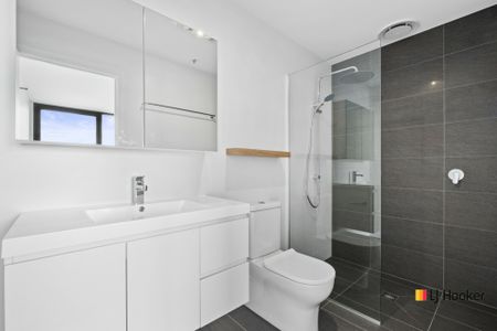 2 Bedroom apartment with arboretum views - Photo 4