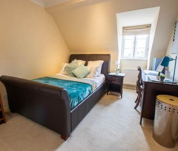 3 bedroom flat to rent - Photo 4