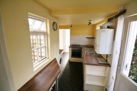 2 bedroom terraced house to rent - Photo 3
