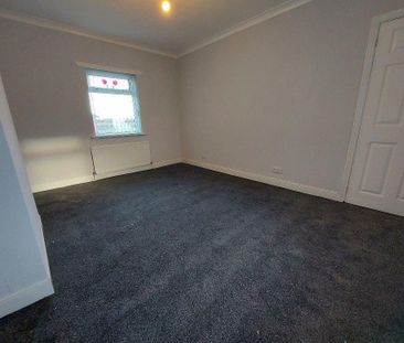 2 bedroom semi-detached house to rent - Photo 4