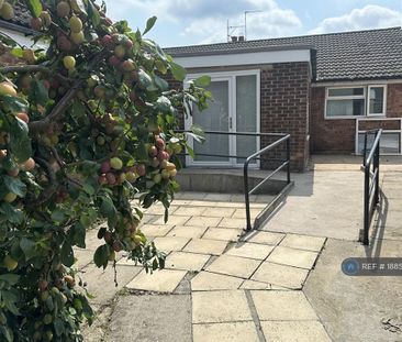 2 bedroom bungalow to rent - Photo 3