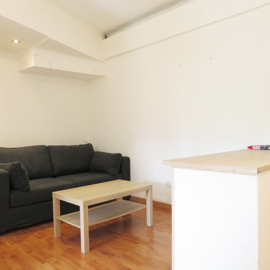 Studio Meublé, 25m², Av Carnot, Nîmes centre, 430€ H.C - Photo 1