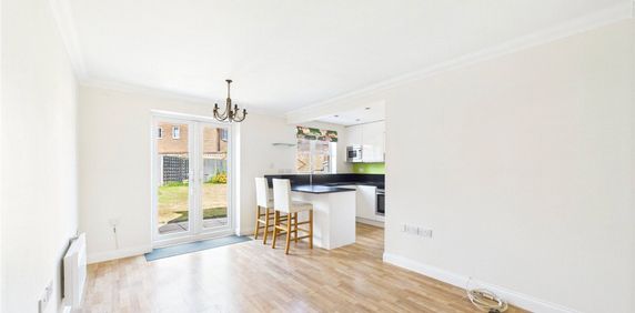 Roby Drive, Bracknell Roby Drive, Bracknell - Photo 2