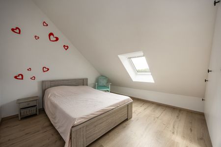 Gezinswoning met 4 slpks, tuin en garage te Turnhout. - foto 3