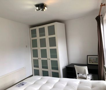 Room in a Shared Flat, London Road, E13 - Photo 2