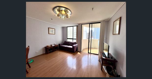 1 BEDROOM | 1 BATHROOM - Photo 1